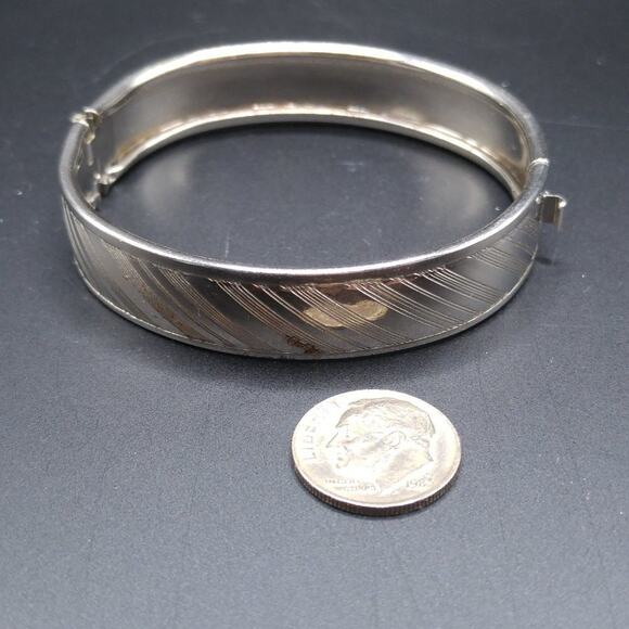 Vintage Silver Tone Stripe Textured Hinged Bracelet, Tongue Clasp, 7 Inches - Picture 6 of 8